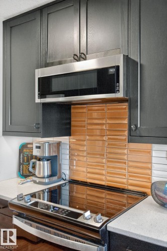 1701 10150 117 Street, Edmonton, AB - Indoor Photo Showing Kitchen