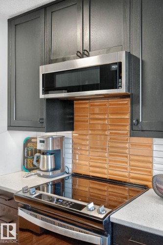 1701 10150 117 Street, Edmonton, AB - Indoor Photo Showing Kitchen