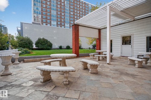 1701 10150 117 Street, Edmonton, AB - Outdoor