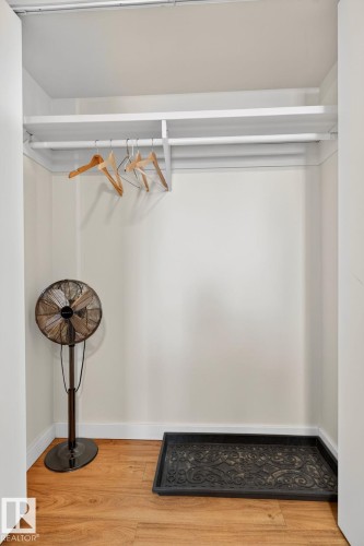 1701 10150 117 Street, Edmonton, AB - Indoor With Storage