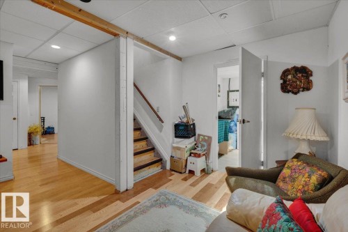 3736 48 Street, Edmonton, AB - Indoor