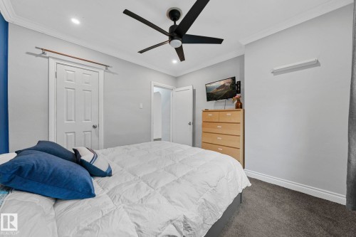 9809 83 Avenue, Edmonton, AB - Indoor Photo Showing Bedroom