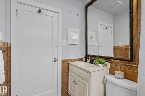 9809 83 Avenue, Edmonton, AB - Indoor