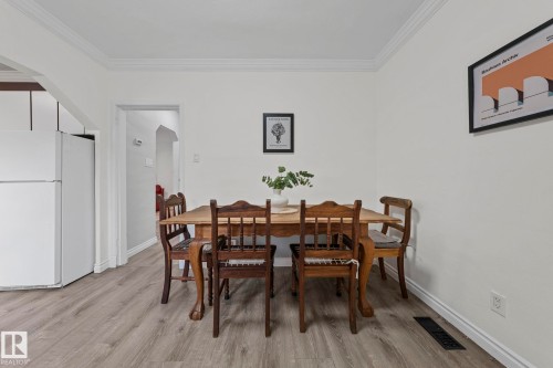 9809 83 Avenue, Edmonton, AB - Indoor Photo Showing Dining Room