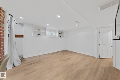 9809 83 Avenue, Edmonton, AB - Indoor Photo Showing Other Room