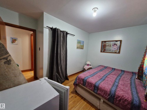 4818 32 Street, Rural Wetaskiwin County, AB - Indoor Photo Showing Bedroom