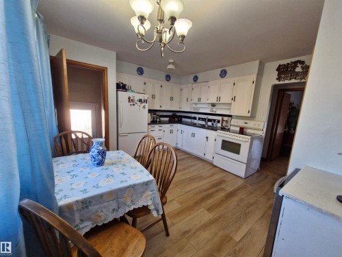 4818 32 Street, Rural Wetaskiwin County, AB - Indoor Photo Showing Other Room