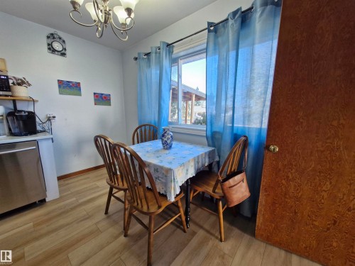 4818 32 Street, Rural Wetaskiwin County, AB - Indoor Photo Showing Dining Room
