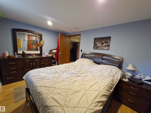 4818 32 Street, Rural Wetaskiwin County, AB - Indoor Photo Showing Bedroom