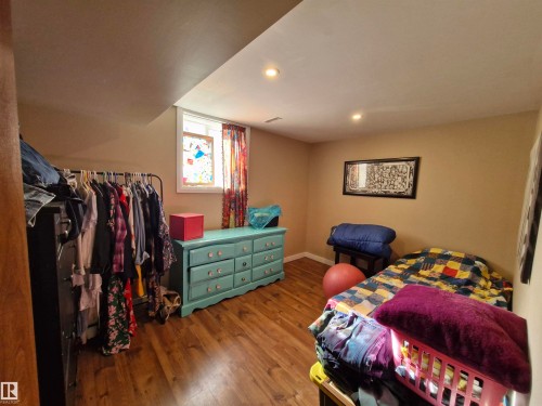 4818 32 Street, Rural Wetaskiwin County, AB - Indoor Photo Showing Bedroom