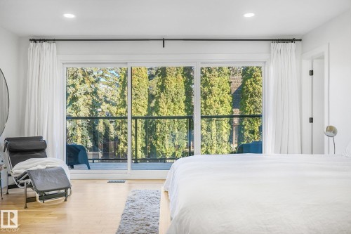 100 Wolf Willow Crescent, Edmonton, AB - Indoor Photo Showing Bedroom