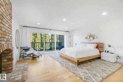 100 Wolf Willow Crescent, Edmonton, AB - Indoor Photo Showing Bedroom