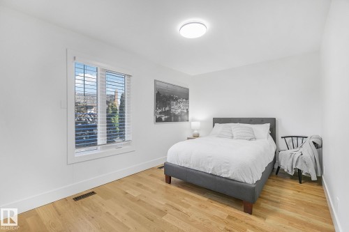 100 Wolf Willow Crescent, Edmonton, AB - Indoor Photo Showing Bedroom