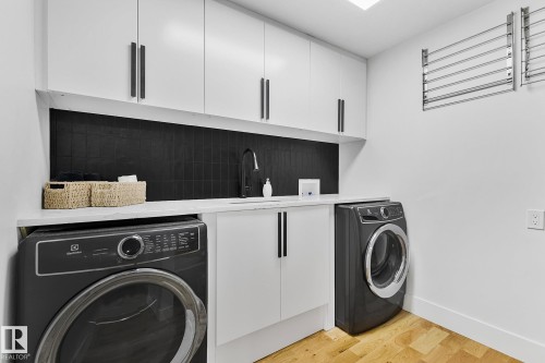 100 Wolf Willow Crescent, Edmonton, AB - Indoor Photo Showing Laundry Room