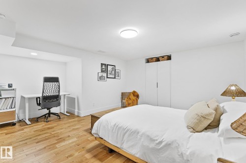100 Wolf Willow Crescent, Edmonton, AB - Indoor Photo Showing Bedroom