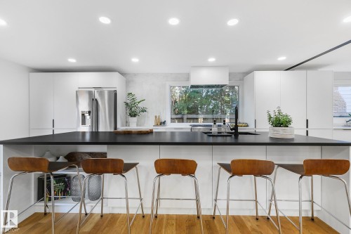 100 Wolf Willow Crescent, Edmonton, AB - Indoor