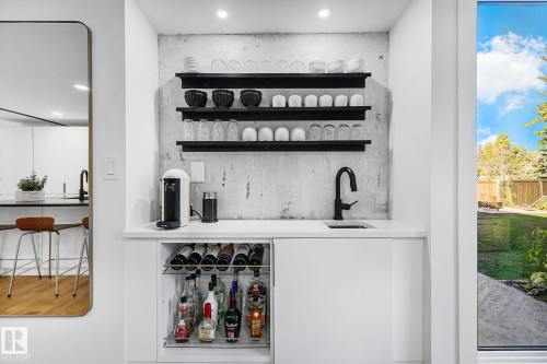 100 Wolf Willow Crescent, Edmonton, AB - Indoor