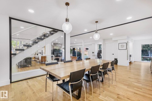 100 Wolf Willow Crescent, Edmonton, AB - Indoor Photo Showing Dining Room