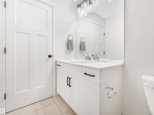 9311 226 Street, Edmonton, AB - Indoor Photo Showing Bathroom