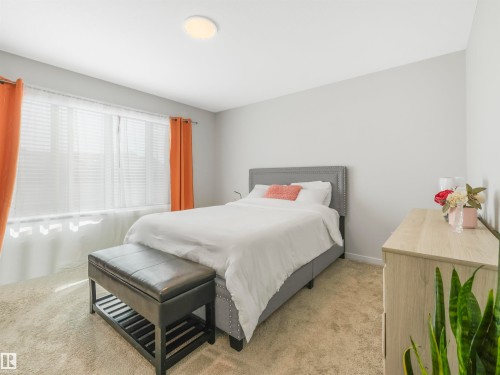 9311 226 Street, Edmonton, AB - Indoor Photo Showing Bedroom