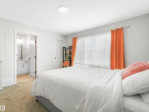 9311 226 Street, Edmonton, AB - Indoor Photo Showing Bedroom