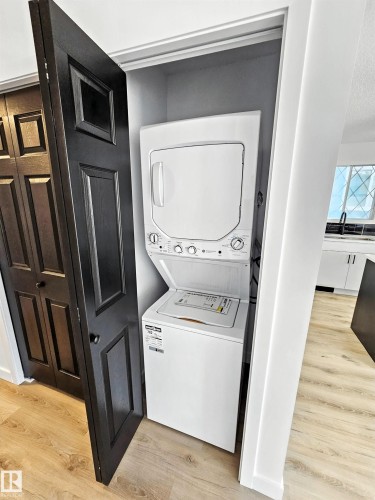 11523 82 Street, Edmonton, AB - Indoor Photo Showing Laundry Room