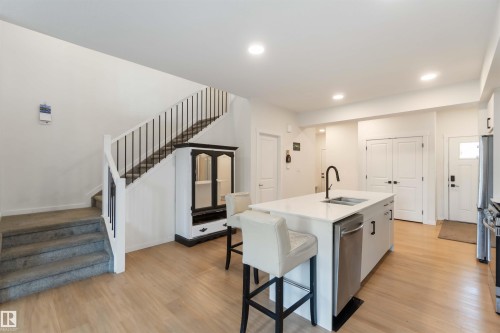 2172 52 St, Edmonton, AB - Indoor Photo Showing Kitchen With Double Sink With Upgraded Kitchen