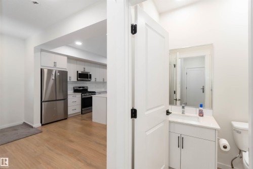 2172 52 St, Edmonton, AB - Indoor