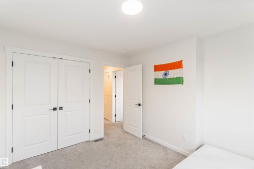 2172 52 St, Edmonton, AB - Indoor Photo Showing Other Room