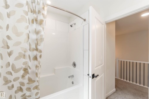 2172 52 St, Edmonton, AB - Indoor Photo Showing Bathroom