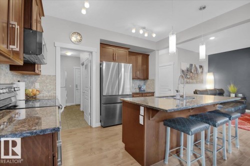 1035 158 Street, Edmonton, AB - Indoor Photo Showing Kitchen With Upgraded Kitchen