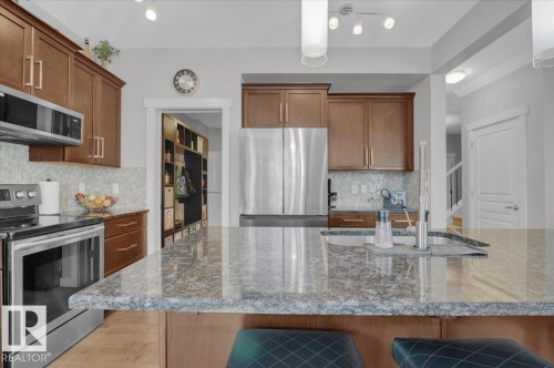 1035 158 Street, Edmonton, AB - Indoor Photo Showing Kitchen With Upgraded Kitchen