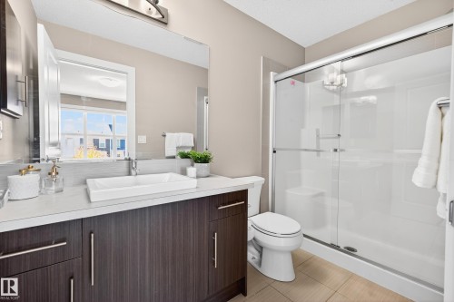 2126 24 Street, Edmonton, AB - Indoor Photo Showing Bathroom