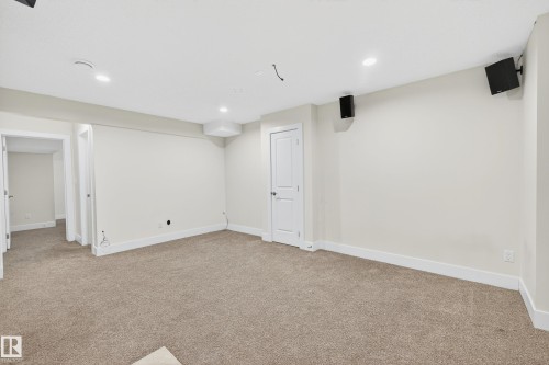 2126 24 Street, Edmonton, AB - Indoor