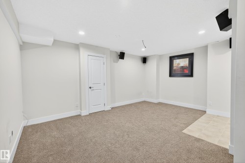 2126 24 Street, Edmonton, AB - Indoor