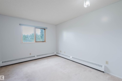 402 11020 19 Avenue, Edmonton, AB - Indoor Photo Showing Other Room