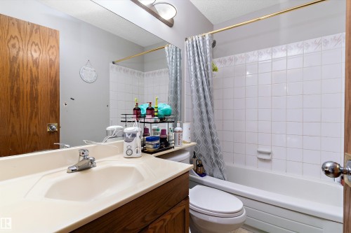 15903 62 Street, Edmonton, AB - Indoor Photo Showing Bathroom