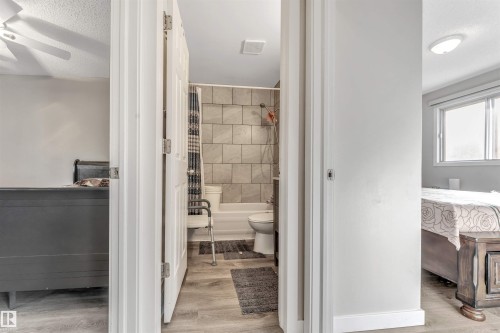 15304 121 Street, Edmonton, AB - Indoor Photo Showing Bathroom