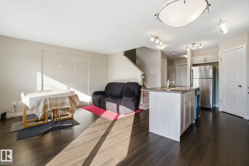 3217 11 Avenue, Edmonton, AB - Indoor