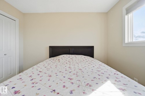 3217 11 Avenue, Edmonton, AB - Indoor Photo Showing Bedroom