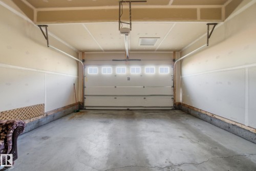 3217 11 Avenue, Edmonton, AB - Indoor Photo Showing Garage