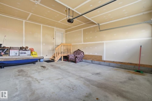 3217 11 Avenue, Edmonton, AB - Indoor Photo Showing Garage