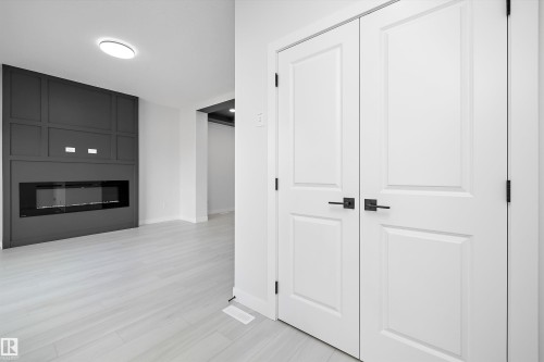 2107 Crossbill Lane, Edmonton, AB - Indoor