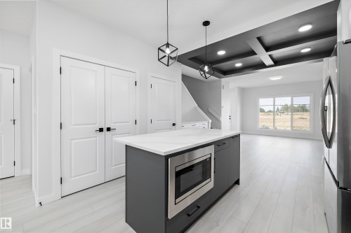 2107 Crossbill Lane, Edmonton, AB - Indoor Photo Showing Kitchen