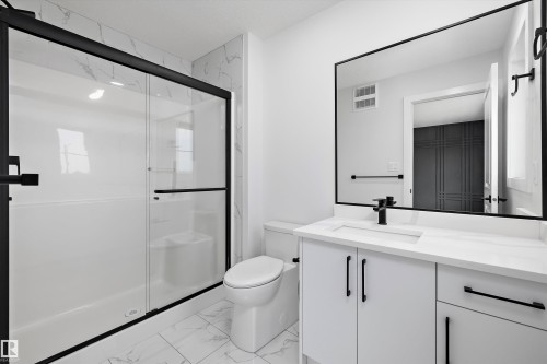 2107 Crossbill Lane, Edmonton, AB - Indoor Photo Showing Bathroom