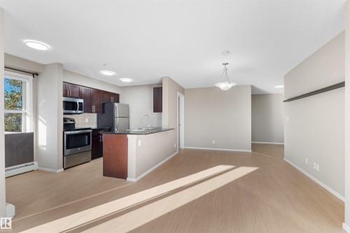 202 3315 James Mowatt Trail, Edmonton, AB - Indoor Photo Showing Kitchen
