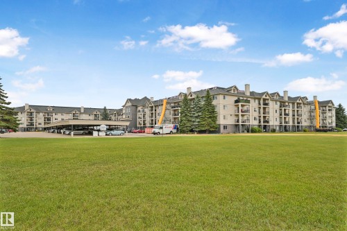 131 592 Hooke Road, Edmonton, AB - Outdoor