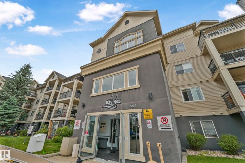 131 592 Hooke Road, Edmonton, AB - Outdoor