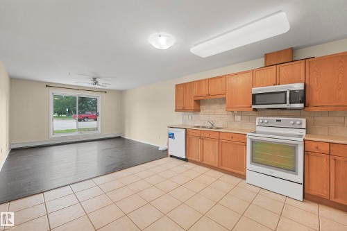 131 592 Hooke Road, Edmonton, AB - Indoor Photo Showing Kitchen With Double Sink