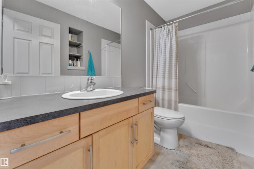 3436 28 Street, Edmonton, AB - Indoor Photo Showing Bathroom